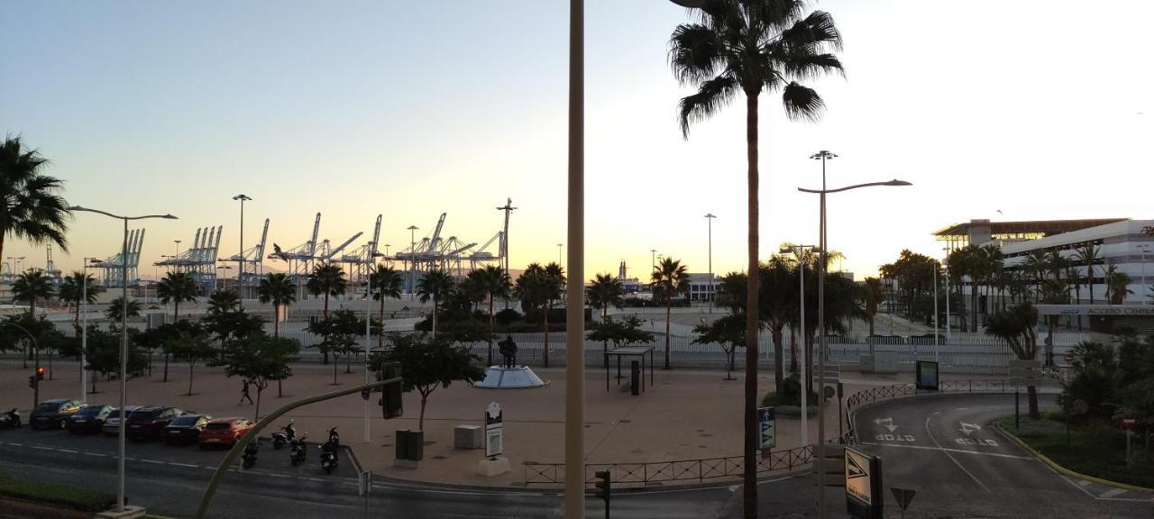 Hostel Puerto Algeciras Exterior photo